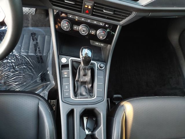 2024 Volkswagen Jetta SE - Photo 17