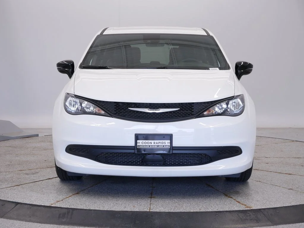 New 2026 Bright White Clear-Coat Exterior Paint Chrysler LX image 10