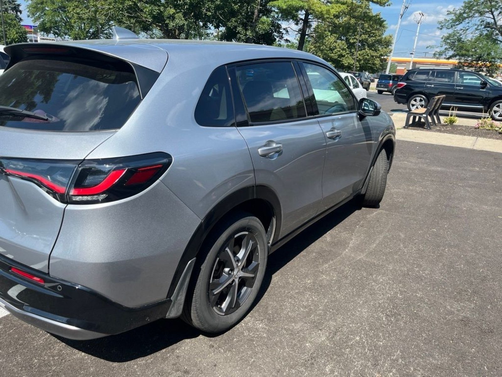 Certified Used 2025 Lunar Silver Metallic Honda EX-L image 8
