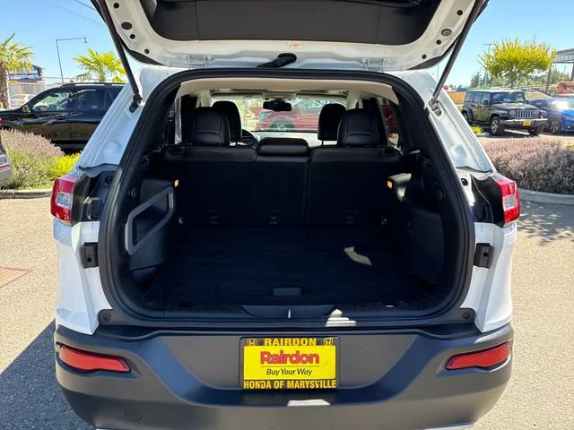Used 2016 Bright White Clearcoat Jeep Limited image 13