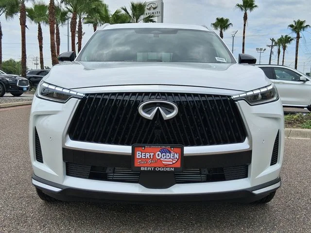 New 2027 RADIANT WHITE INFINITI Luxe FWD image 2