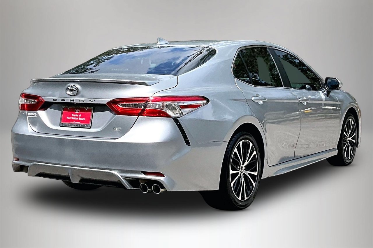 Used 2020 Silver Toyota SE image 5