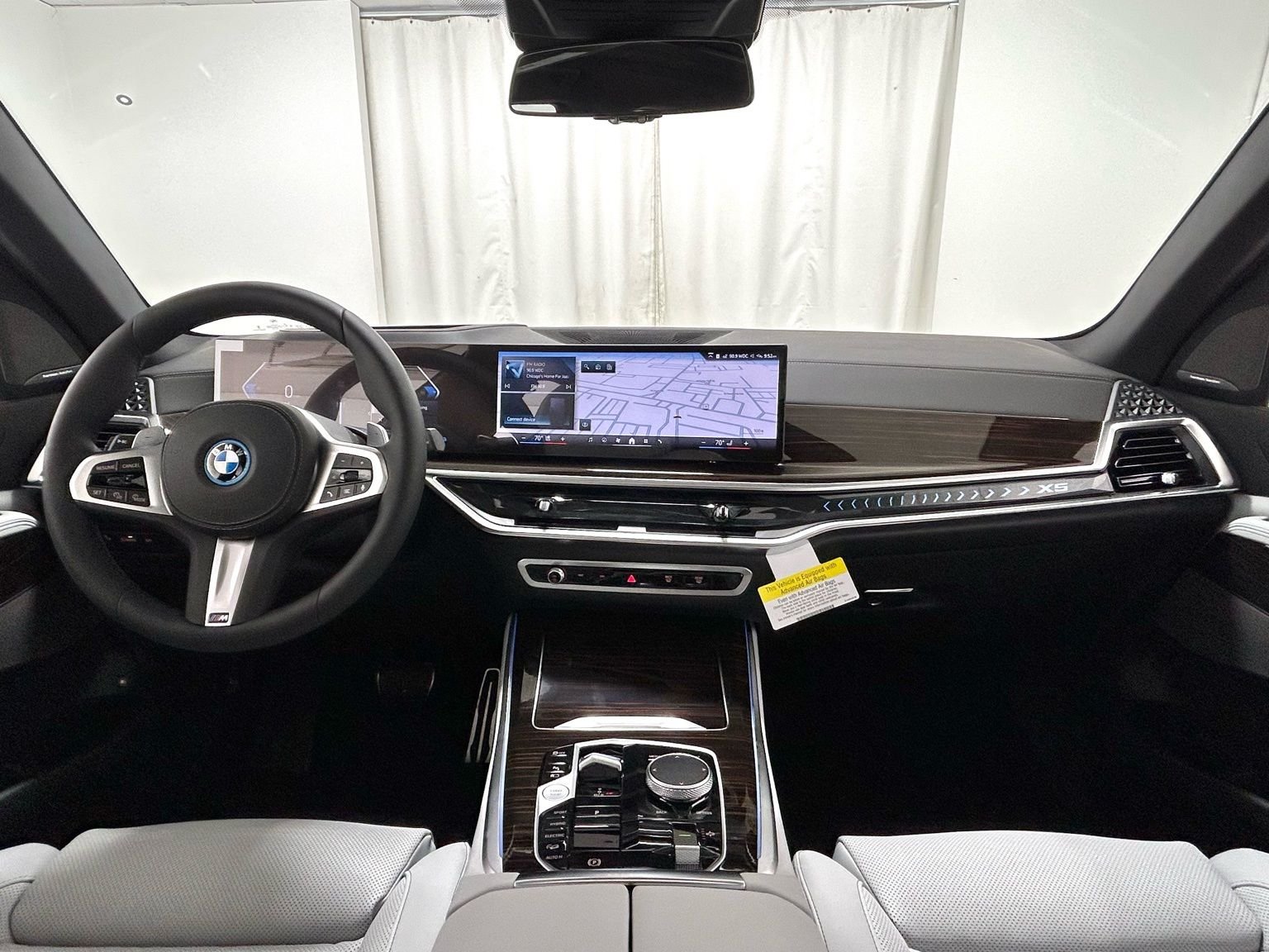 New 2026 Manhattan Green Metallic BMW xDrive50e image 12
