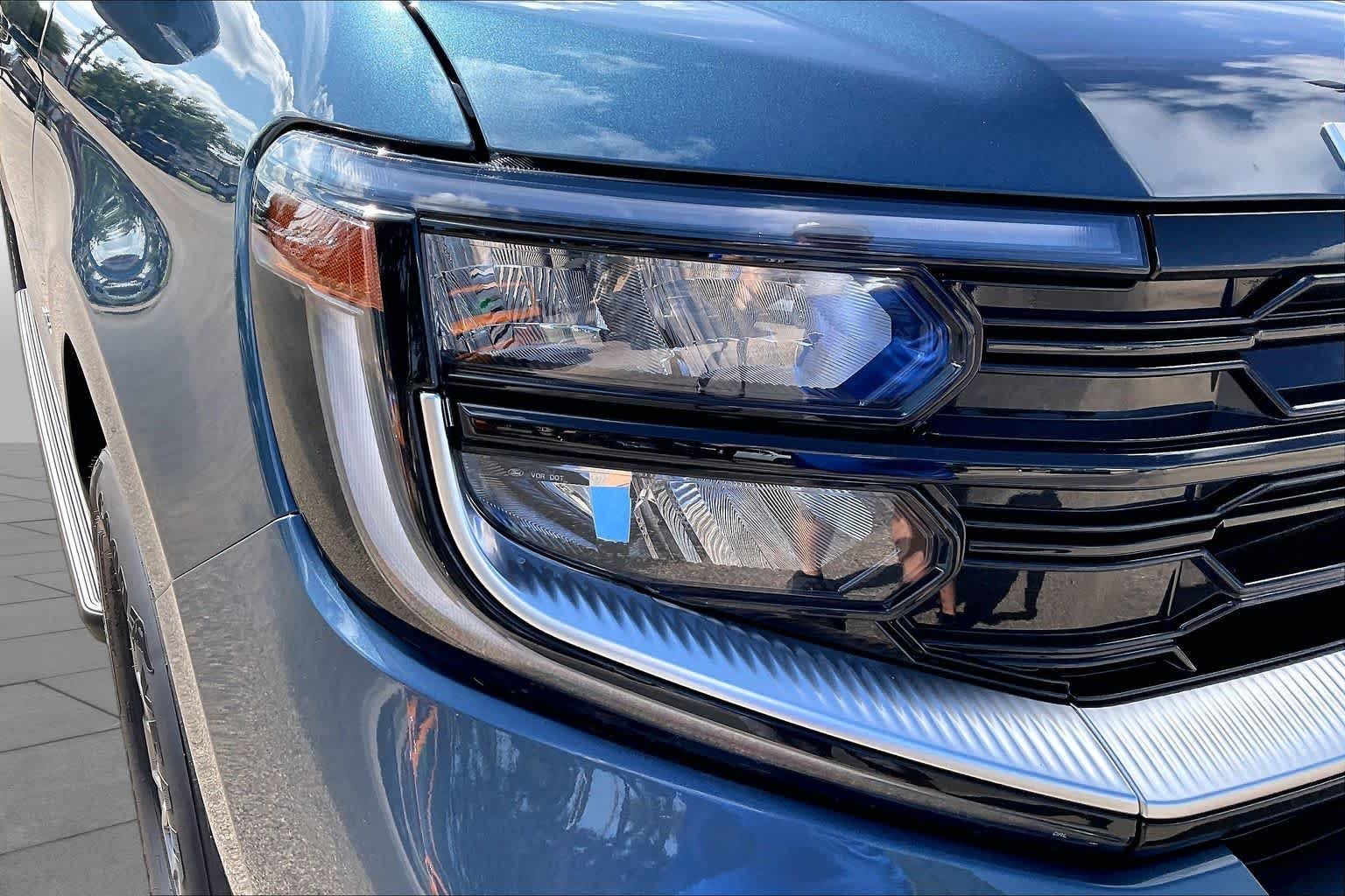 New 2027 Nocturnal Blue Metallic Ford MAX Platinum image 13