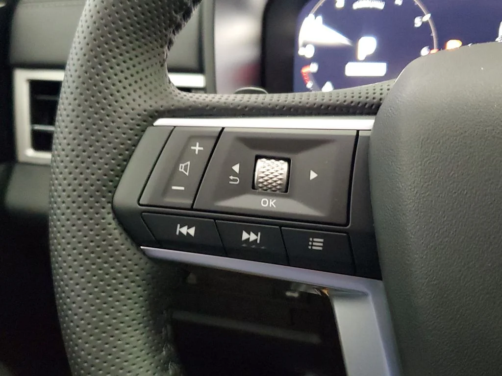 New 2026 Black Mitsubishi SEL image 25