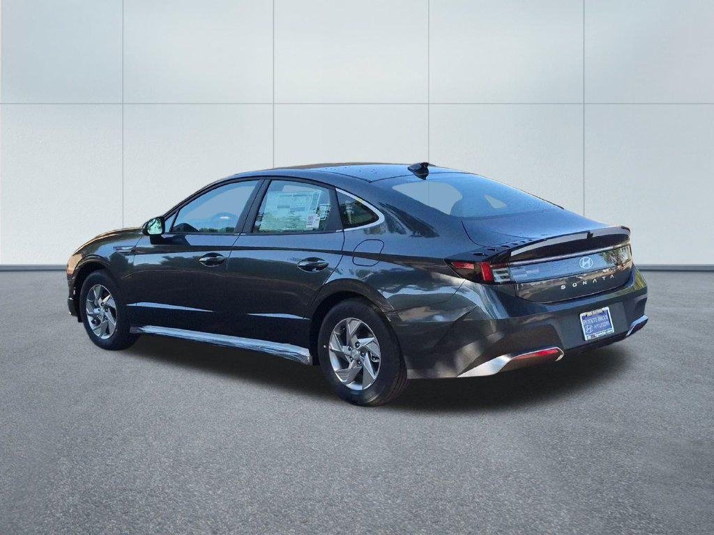 New 2026 Gray Hyundai SE image 4