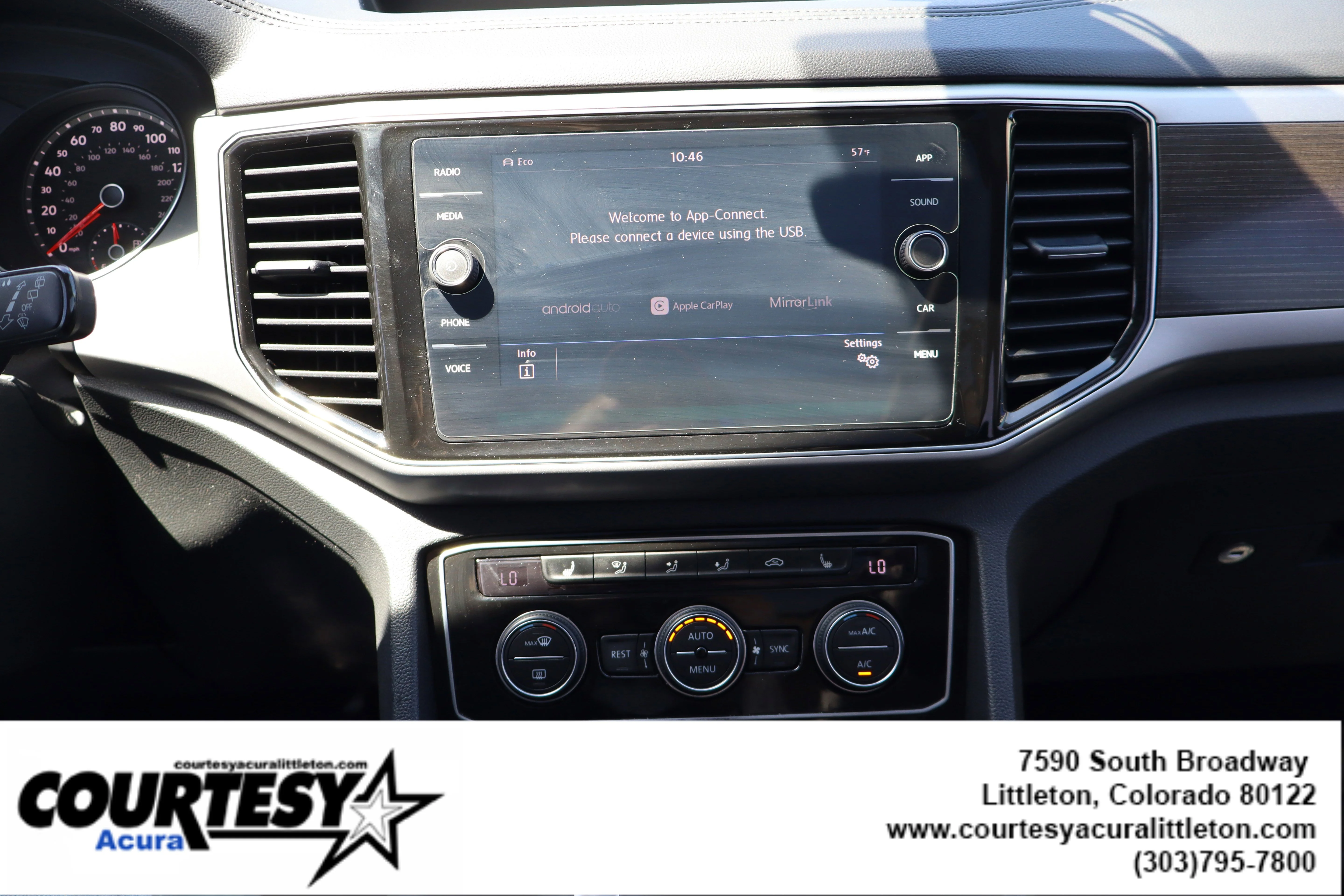 Used 2018 Silver Volkswagen 3.6L V6 SEL image 15