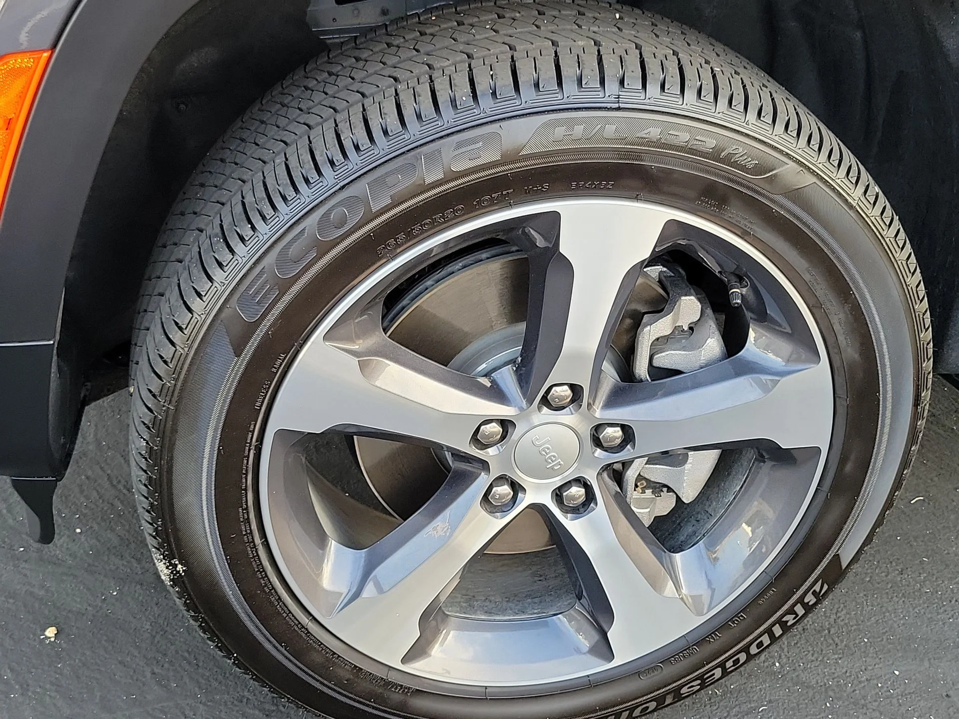 Certified Used 2026 Gray Jeep Limited image 5