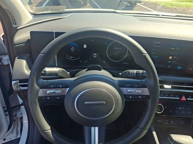 Used 2025 White Hyundai SEL Convenience image 20