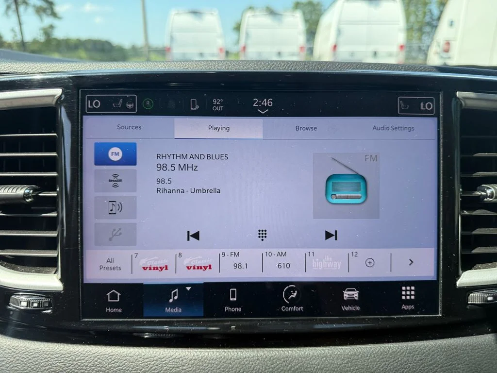 Used 2024 White Chrysler Touring L image 19