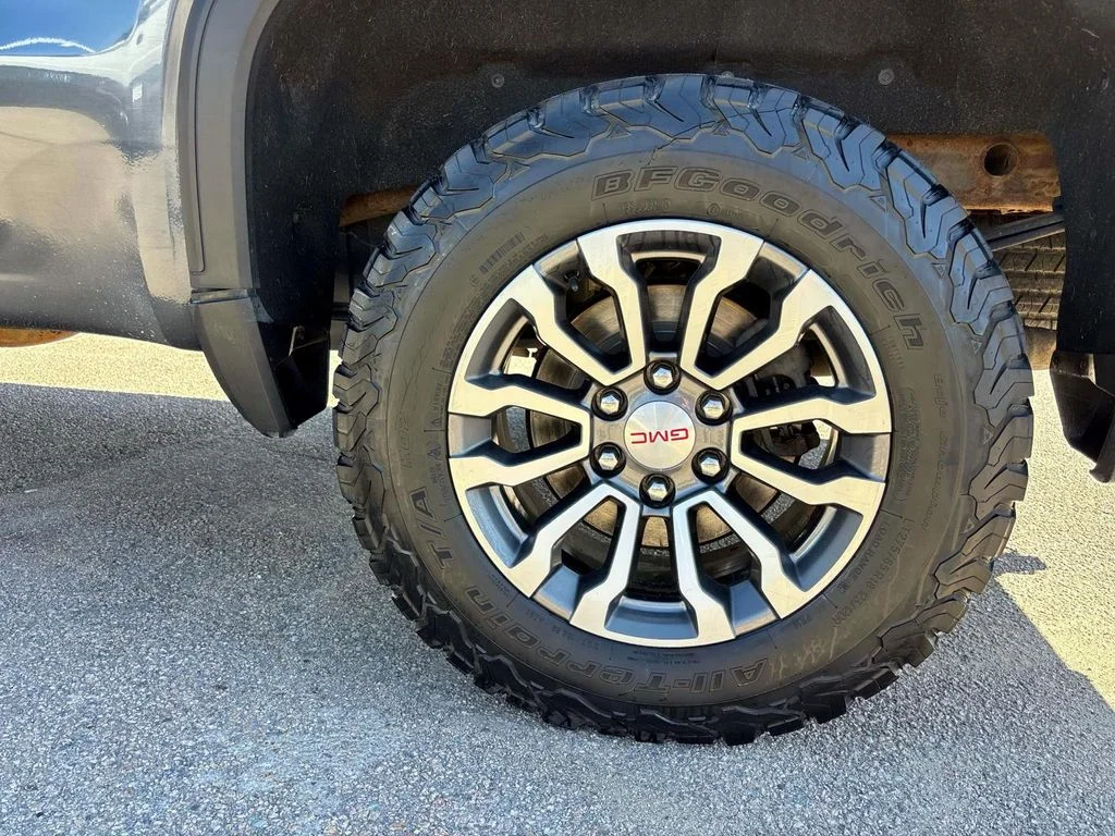 Used 2021 Sky GMC AT4 image 31