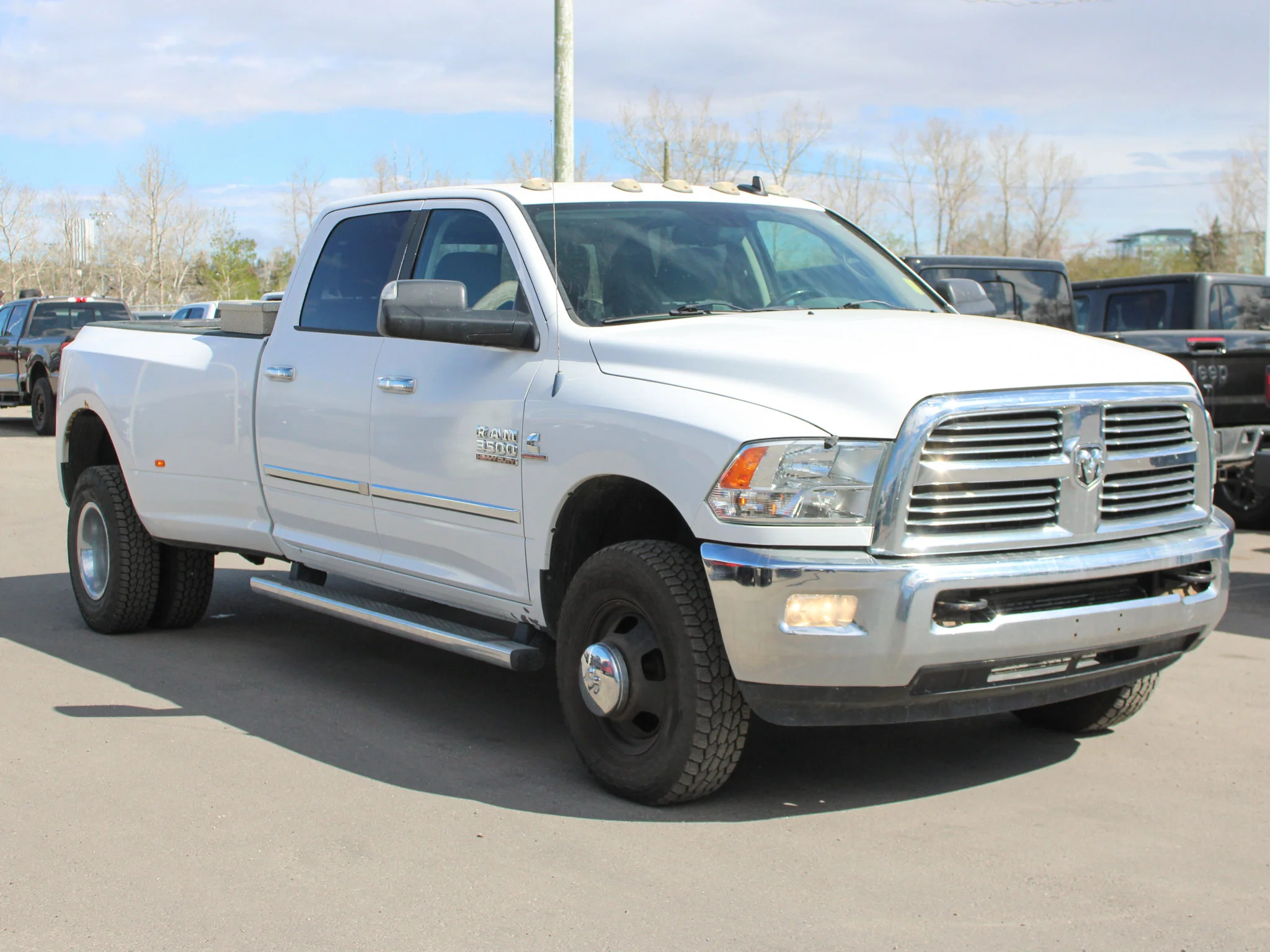 Used 2013 White RAM SLT * Diesel | Mechanics Special  | Heated Seats | Backup Camera | Remote Start | Alpine image 5