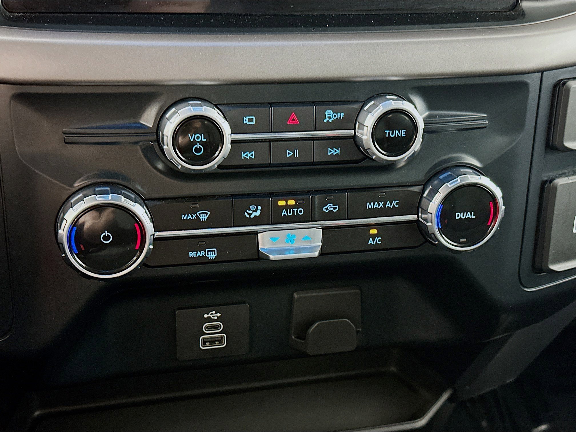 Used 2025 Gray Metallic Ford XLT image 15