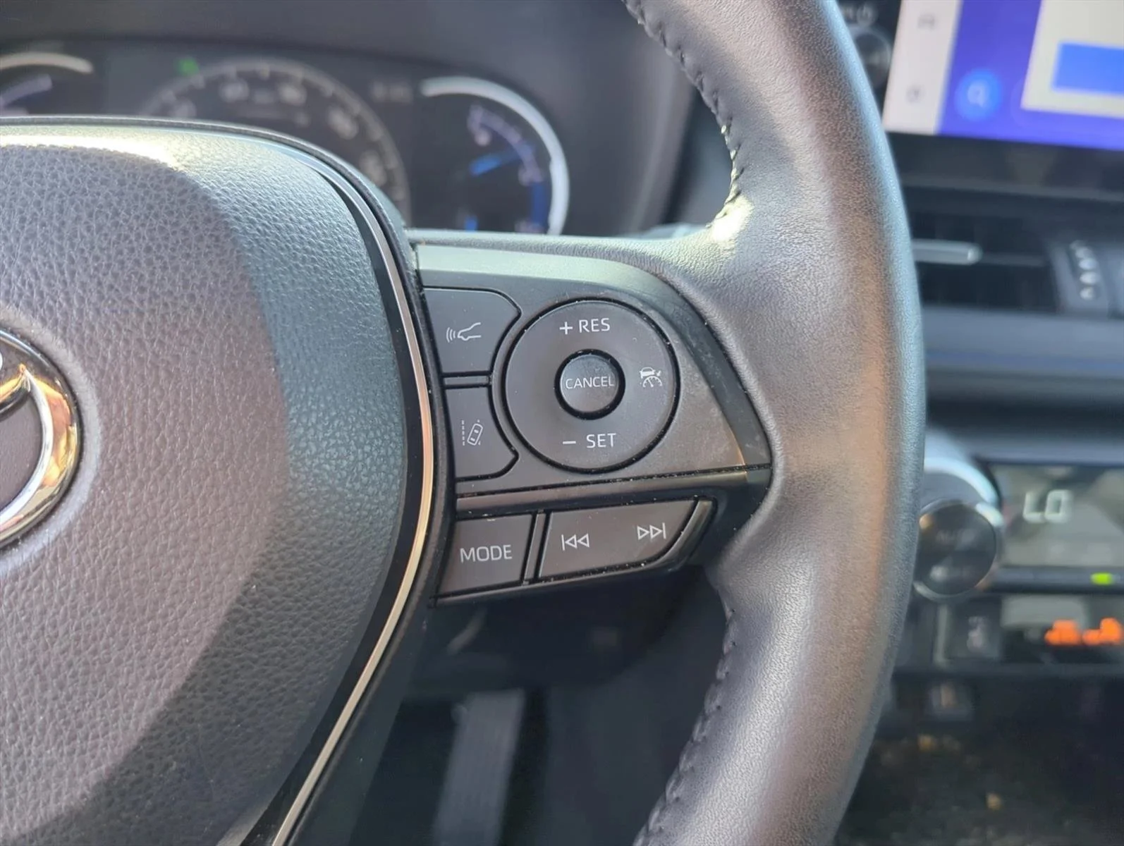 Used 2024 Wind Chill Pearl/Midnight Black Metallic Toyota Hybrid XSE image 14