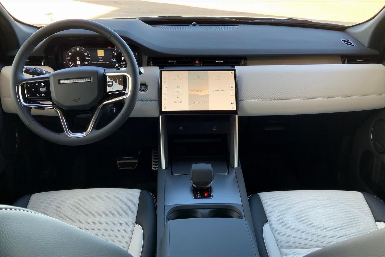 Used 2025 Carpathian Gray Premium Metallic Land Rover Dynamic SE image 5