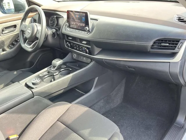 Used 2023 White Nissan S image 23