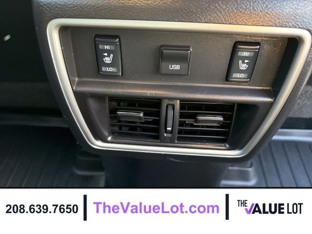 Used 2018 White Nissan SL image 18