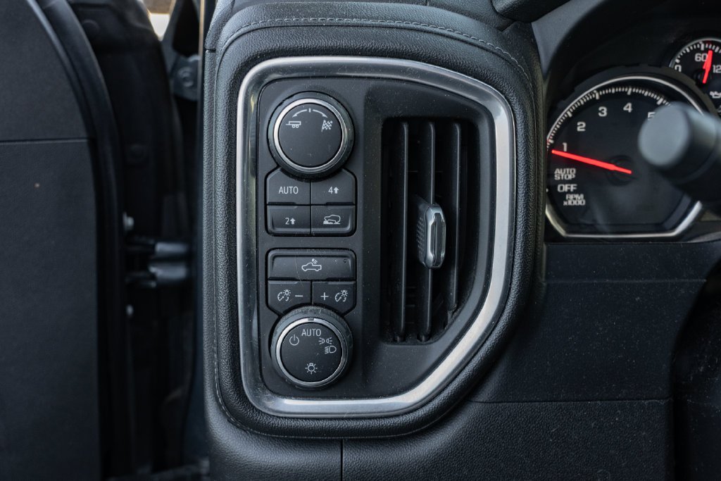 Used 2019 Blue Chevrolet LT image 19