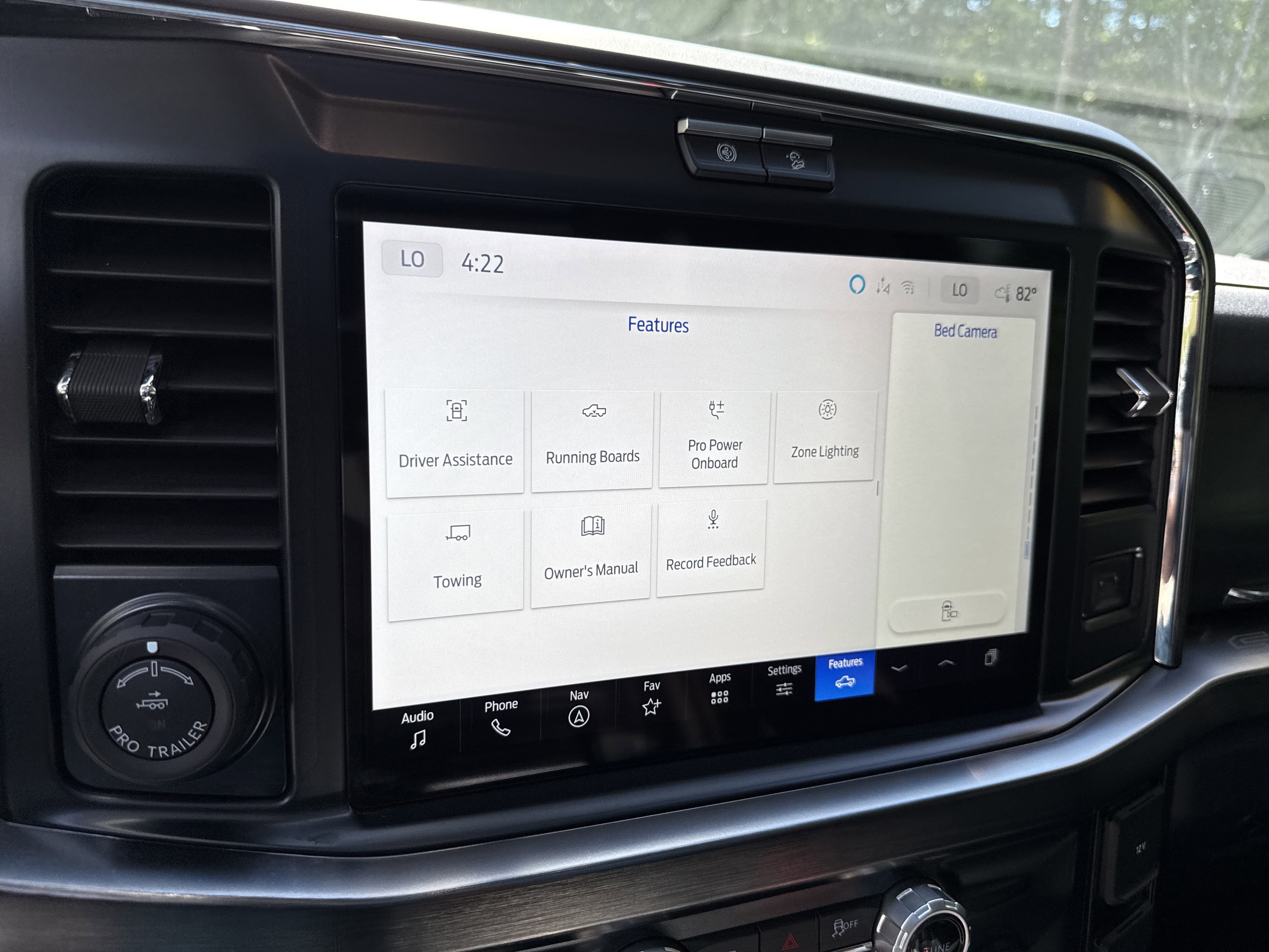 Used 2025 Blue Metallic Ford LARIAT image 28