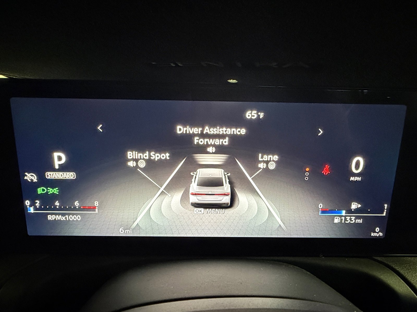 New 2026 Aspen White Tricoat/Super Black Nissan SR image 20