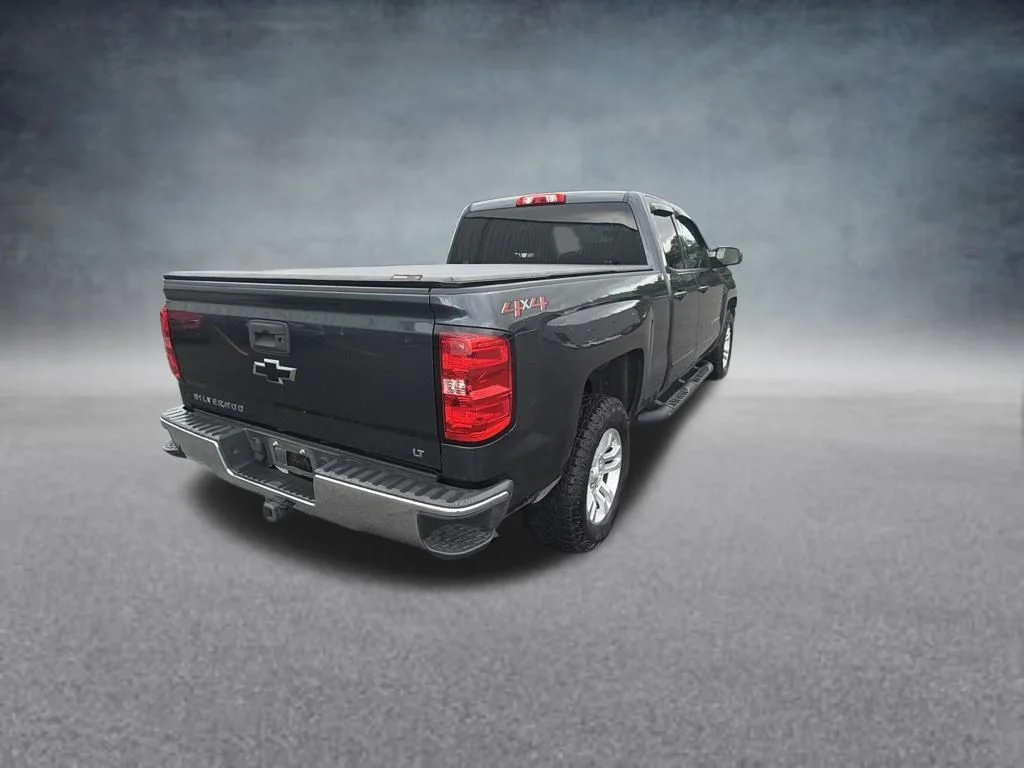 Used 2018 Gray Chevrolet LT image 5