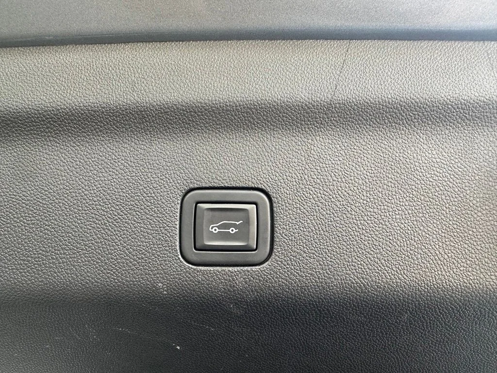 Used 2023 Gray Chevrolet High Country image 36