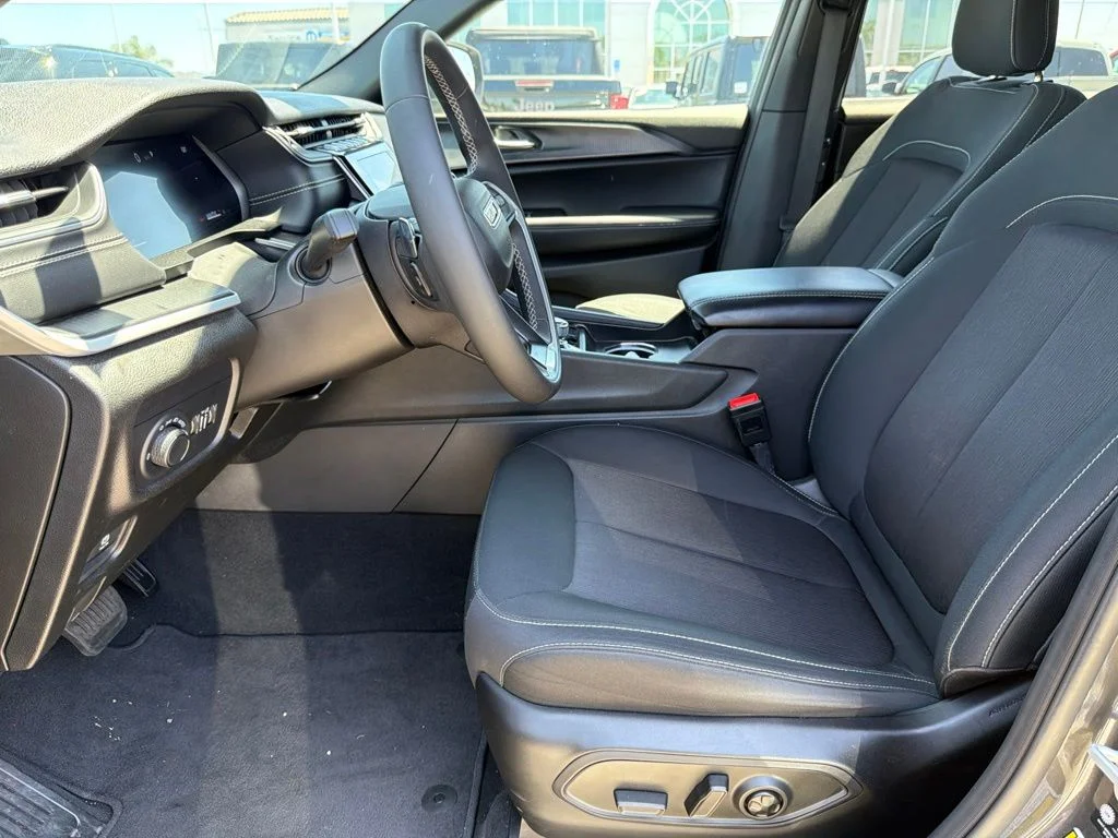 Used 2025 Gray Jeep Laredo X image 19