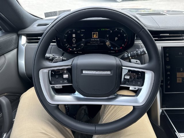 New 2027 Eiger Grey Land Rover SE image 13