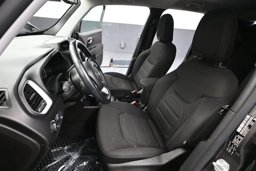 Used 2021 Gray Jeep Latitude image 23