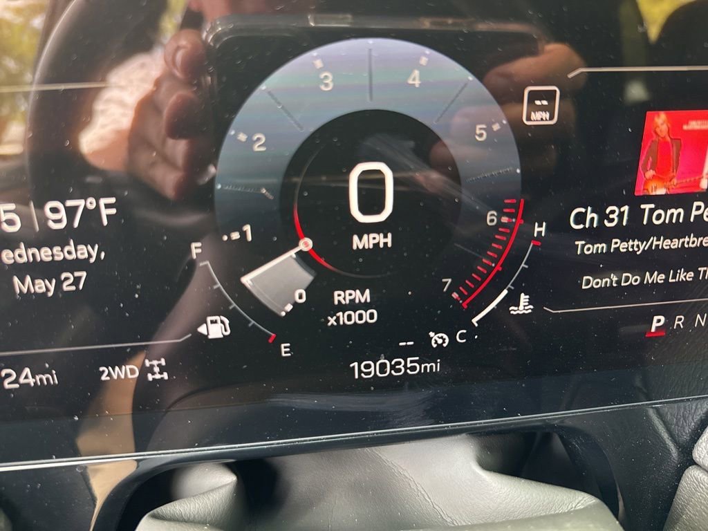 Used 2025 Sterling Metallic GMC Denali image 66
