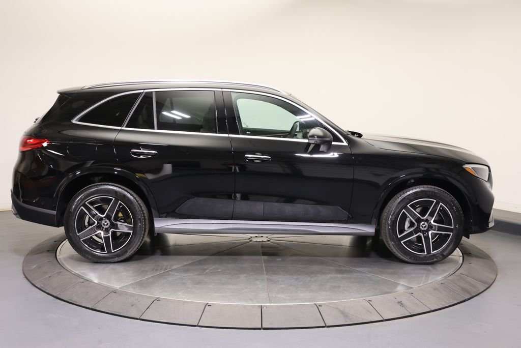 New 2027 Black Mercedes-Benz GLC 300 image 8