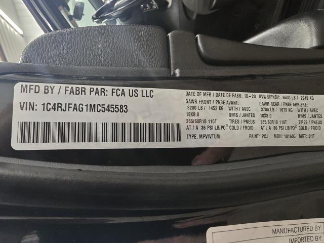 Used 2021 Diamond Black JEEP LAREDO image 32