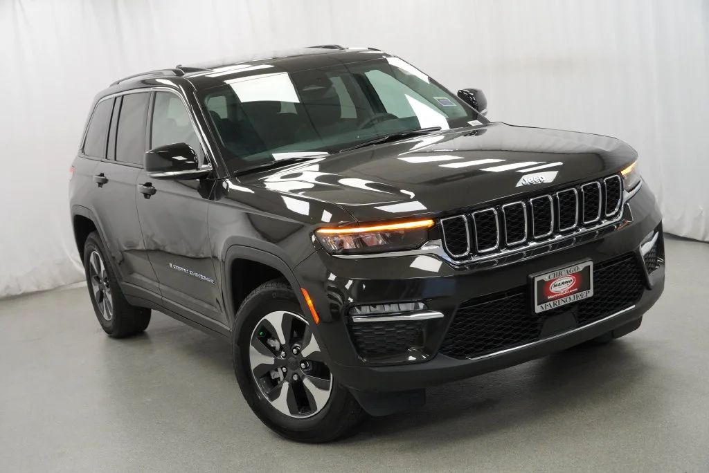 Used 2023  Jeep 4xe image 13