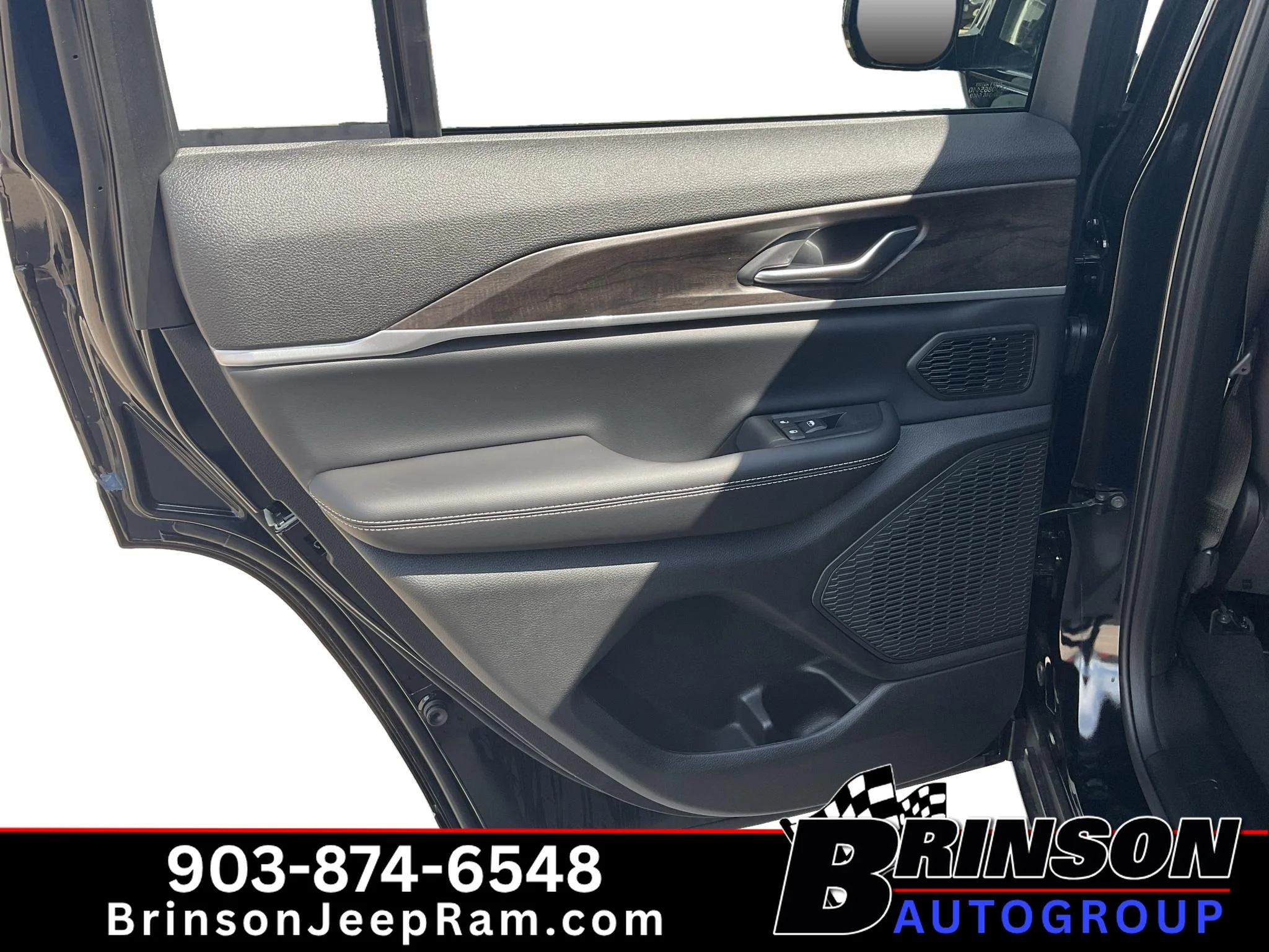 New 2027 High-Gloss Black Paint Jeep Limited image 6