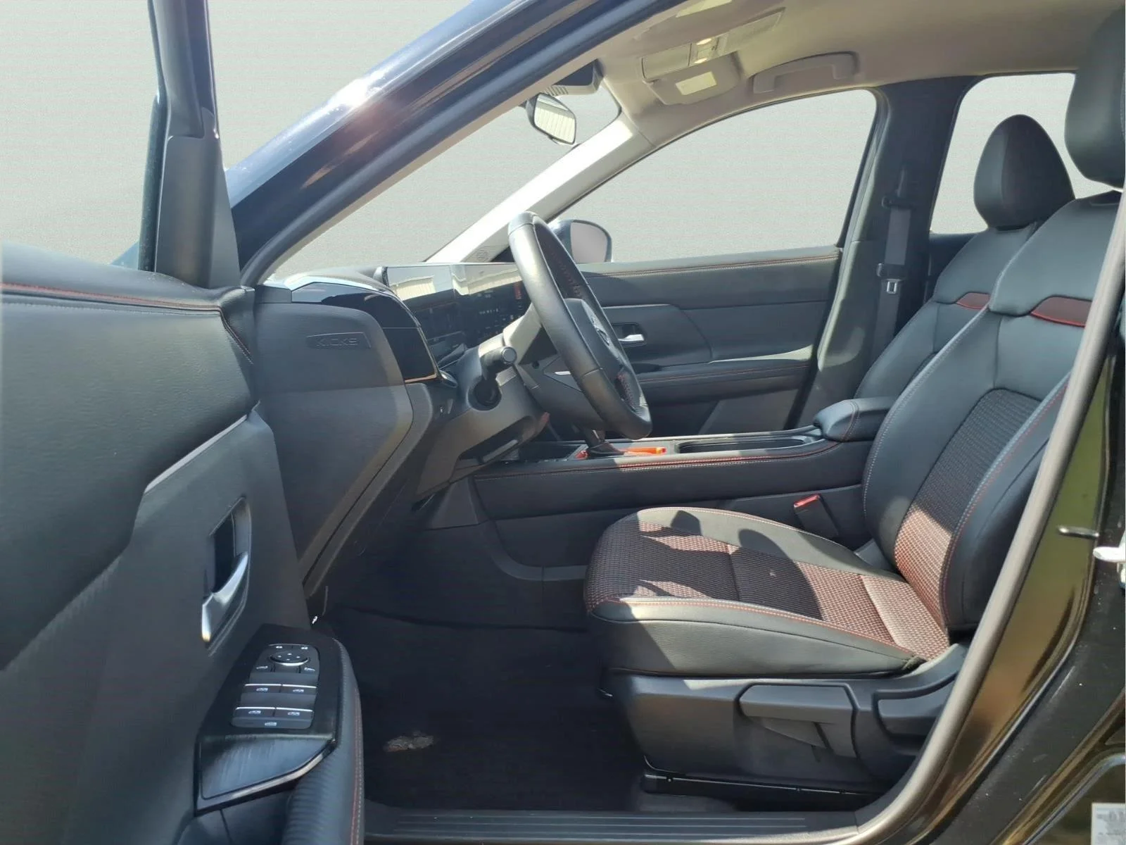 Used 2026 Super Black Nissan SR image 16