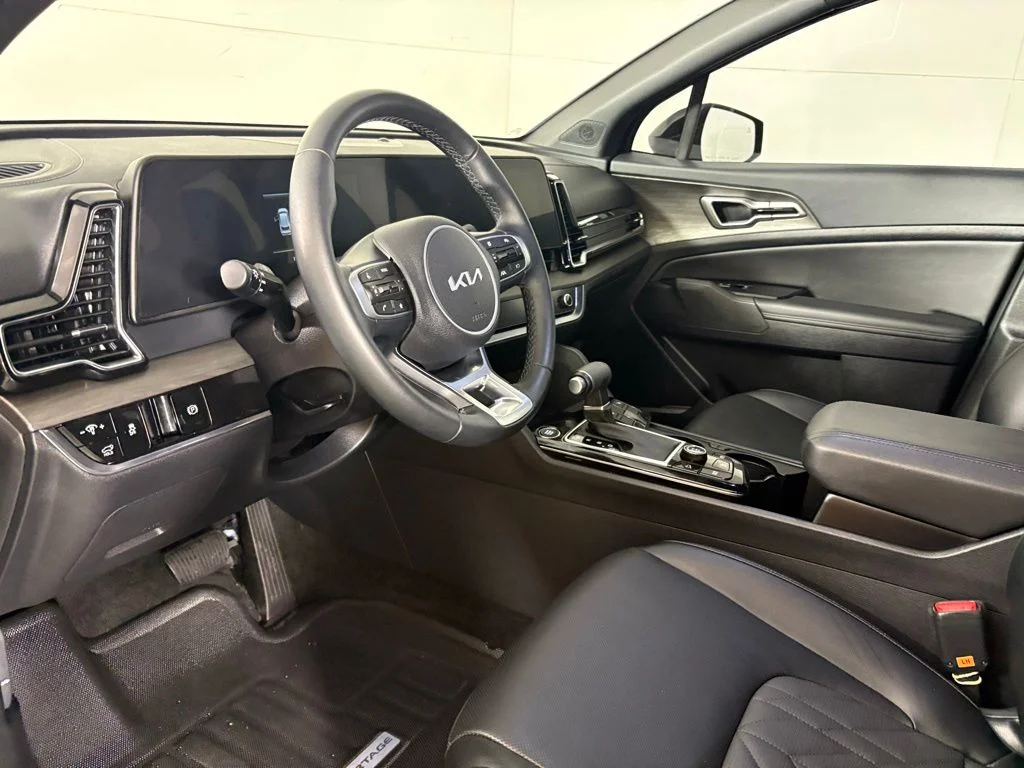 Used 2025 Black Kia X-Line image 22