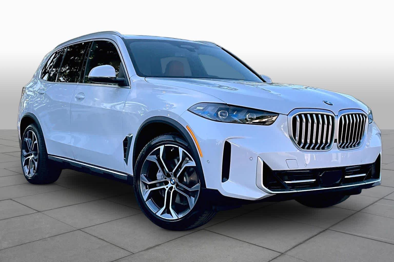 New 2026 Mineral White Metallic BMW xDrive40i image 2