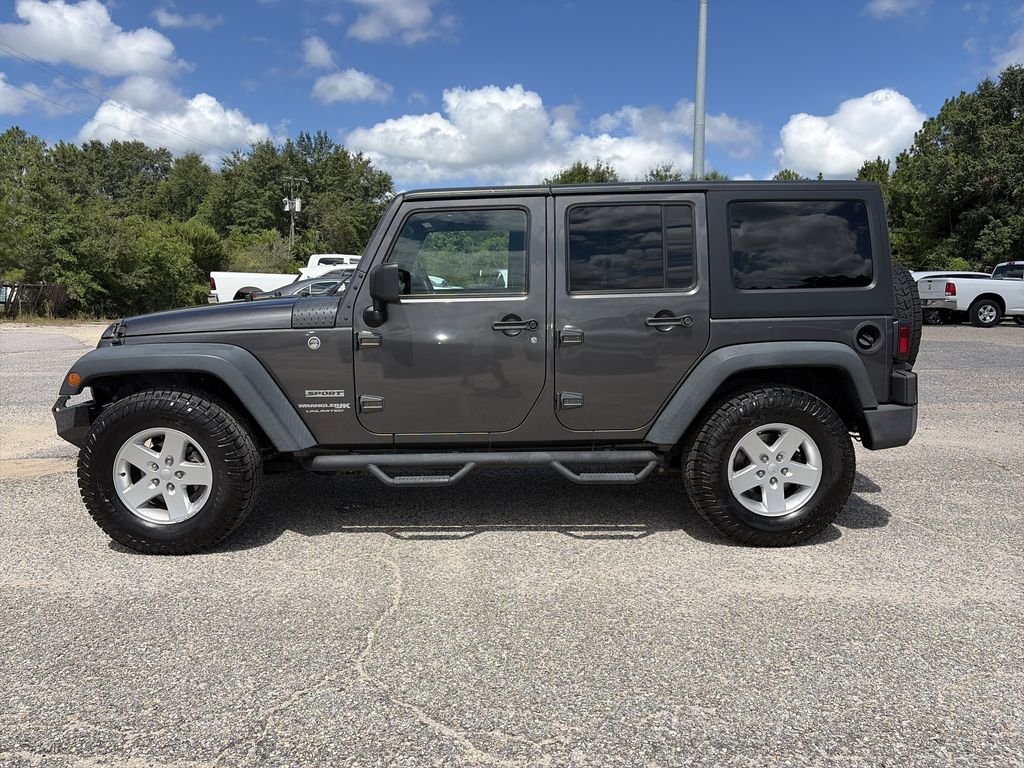 Used 2018 Gray Jeep Unlimited Sport image 3