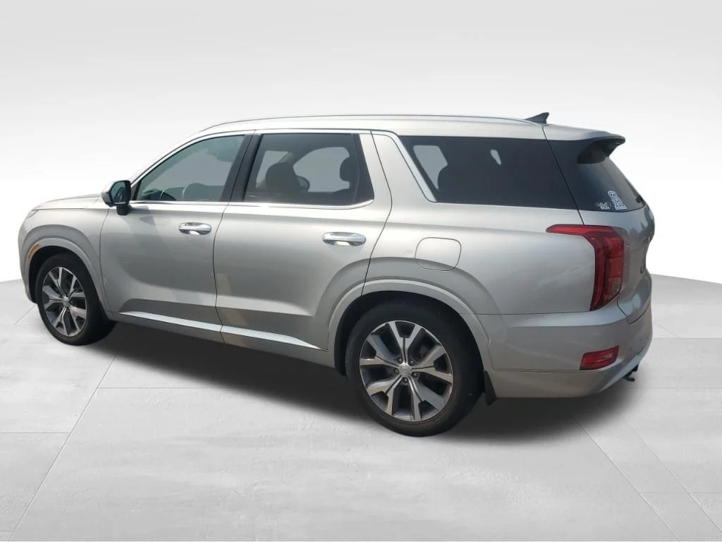 Used 2022 Silver Hyundai Limited image 3