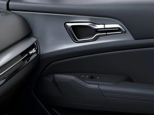 New 2026 Snow White Pearl Kia EX image 25