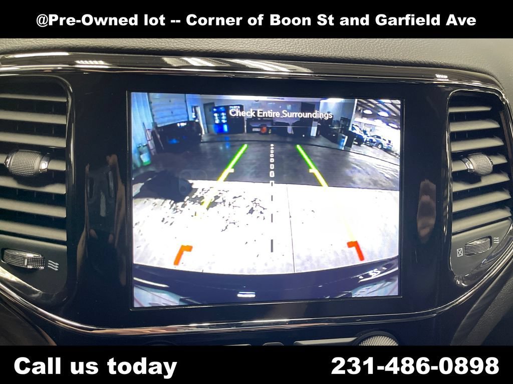 Used 2021  Jeep Laredo X image 23