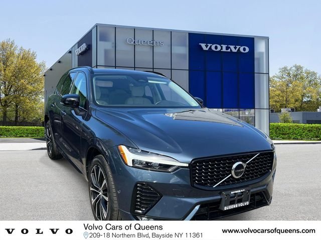 2024 Volvo XC60 B5 Plus Dark Theme AWD's photo