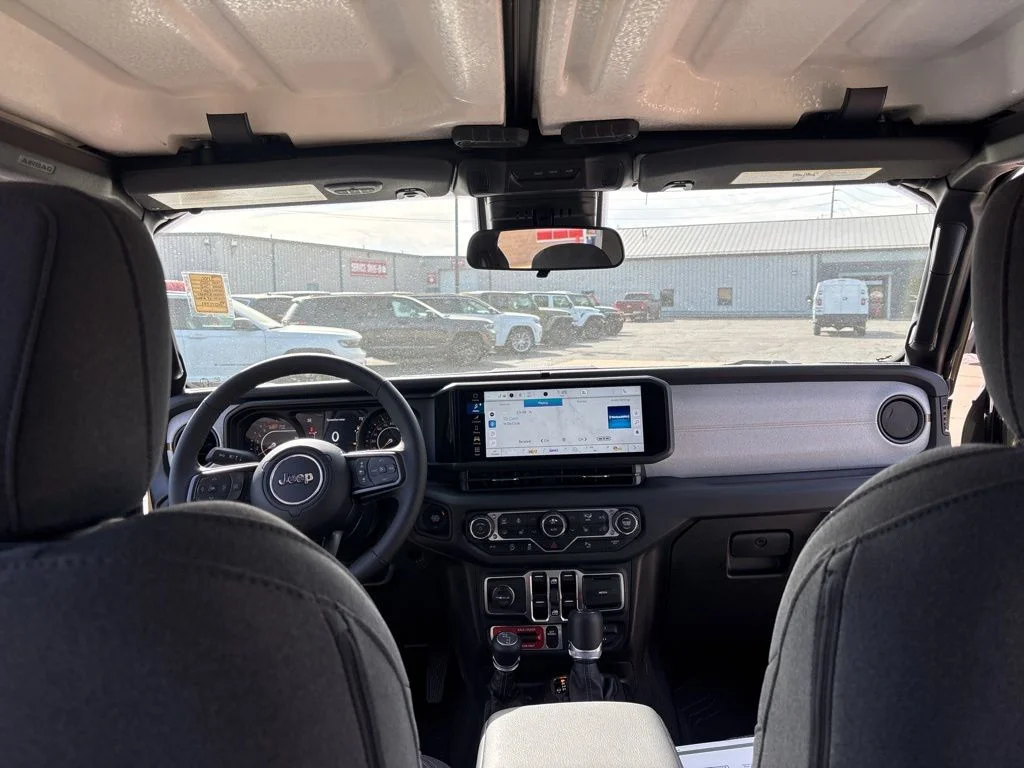 2025 Jeep Wrangler 4-Door Willys - Photo 13