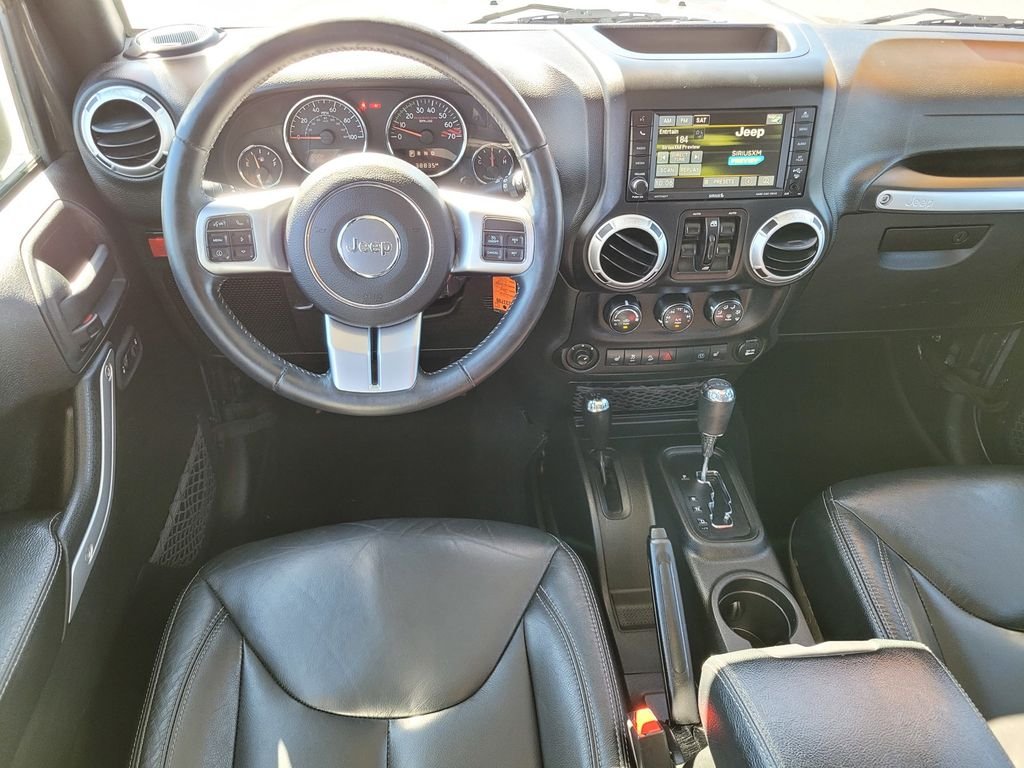 Certified Used 2016 Gray Jeep Unlimited Rubicon image 13