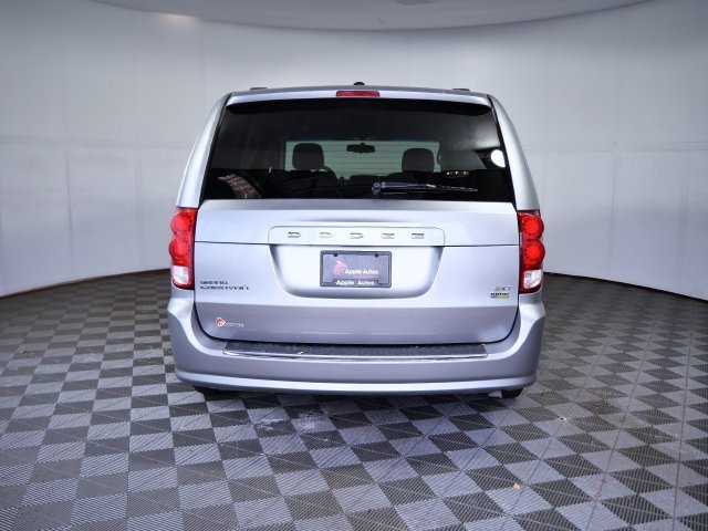 Used 2016 Silver Dodge SXT image 5