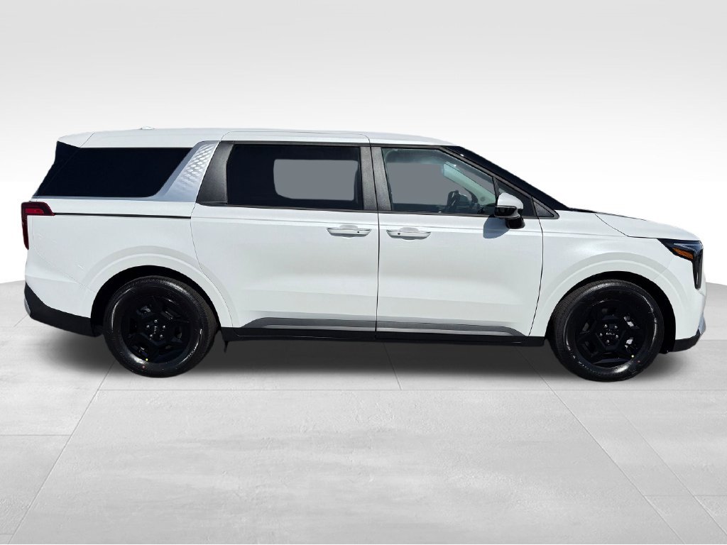 New 2026 Snow White Pearl Kia LXS image 8
