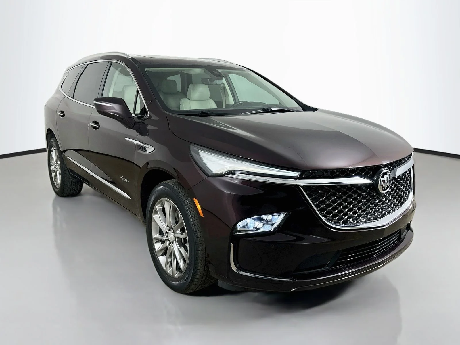Used 2022 Red Buick  image 3