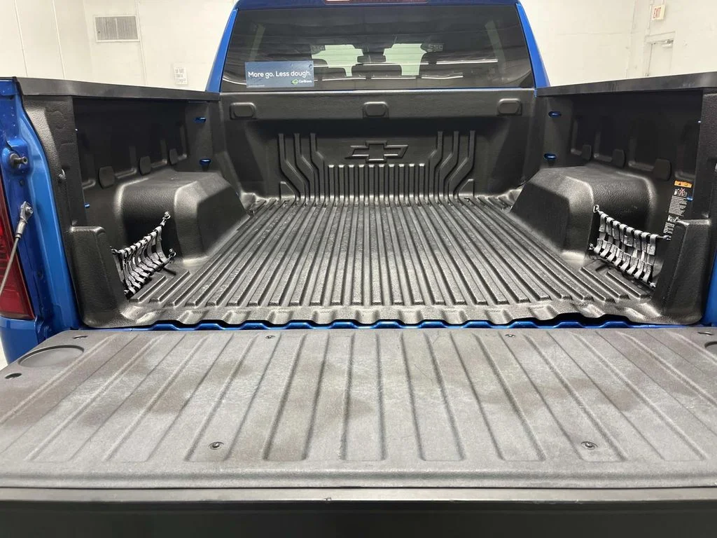 Used 2023 Glacier Blue Metallic Chevrolet Custom image 11