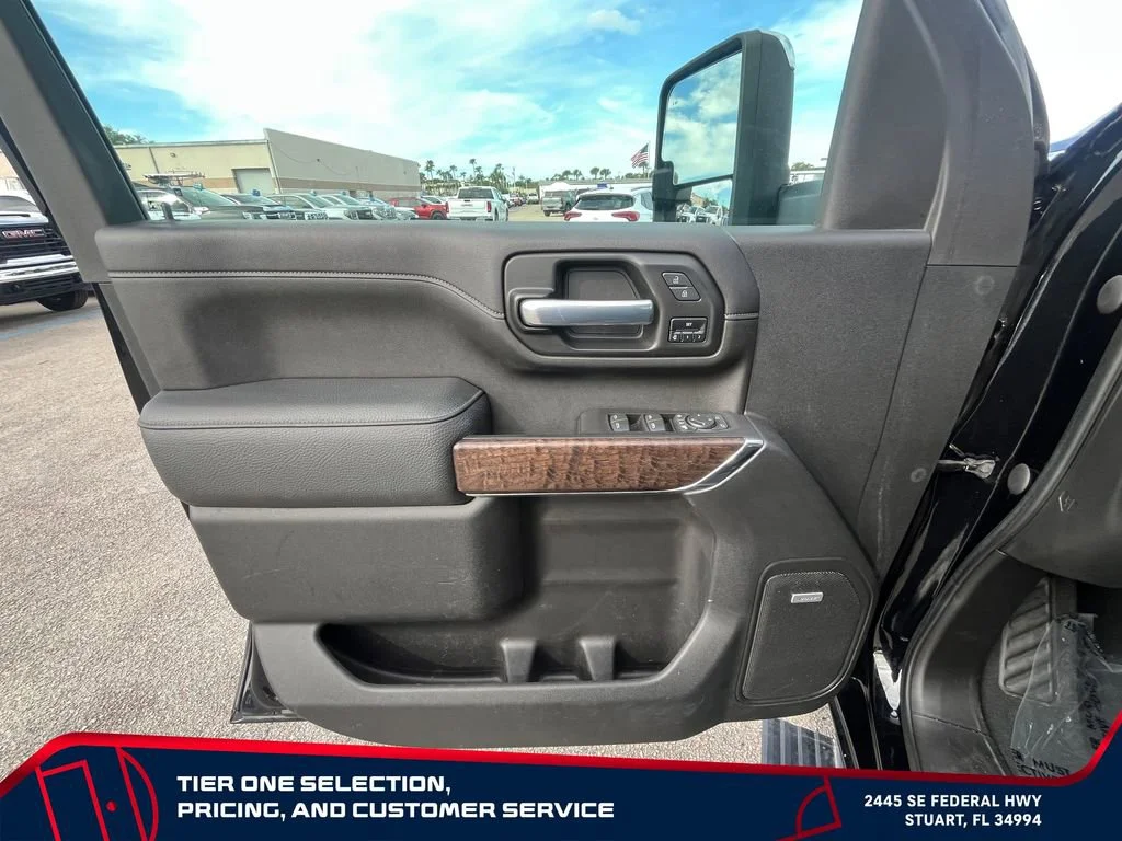 Used 2021 ONYX BLACK GMC Denali image 24