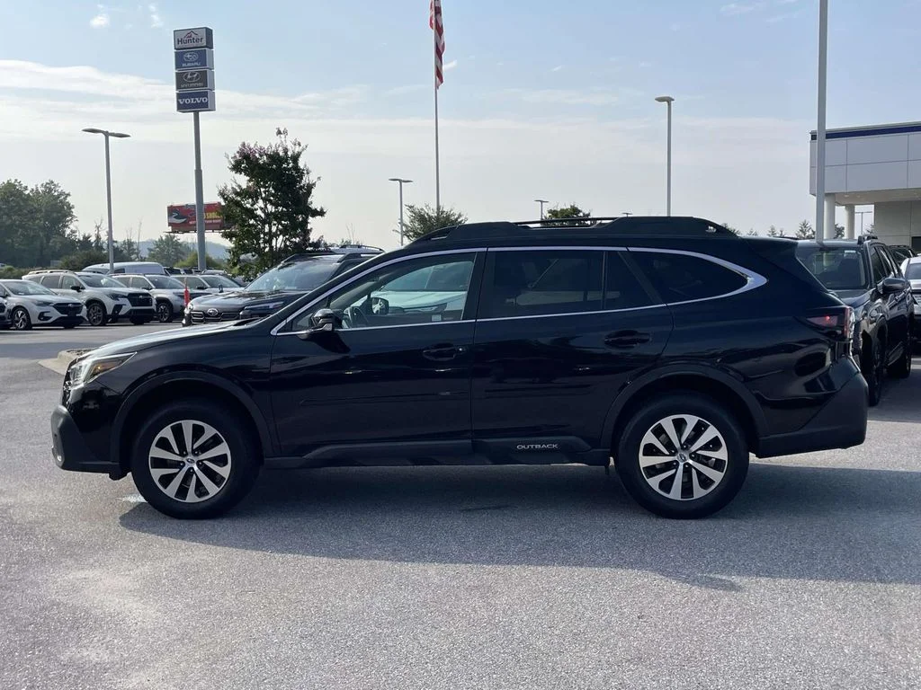 Used 2021 Crystal Black Silica Subaru Premium image 23
